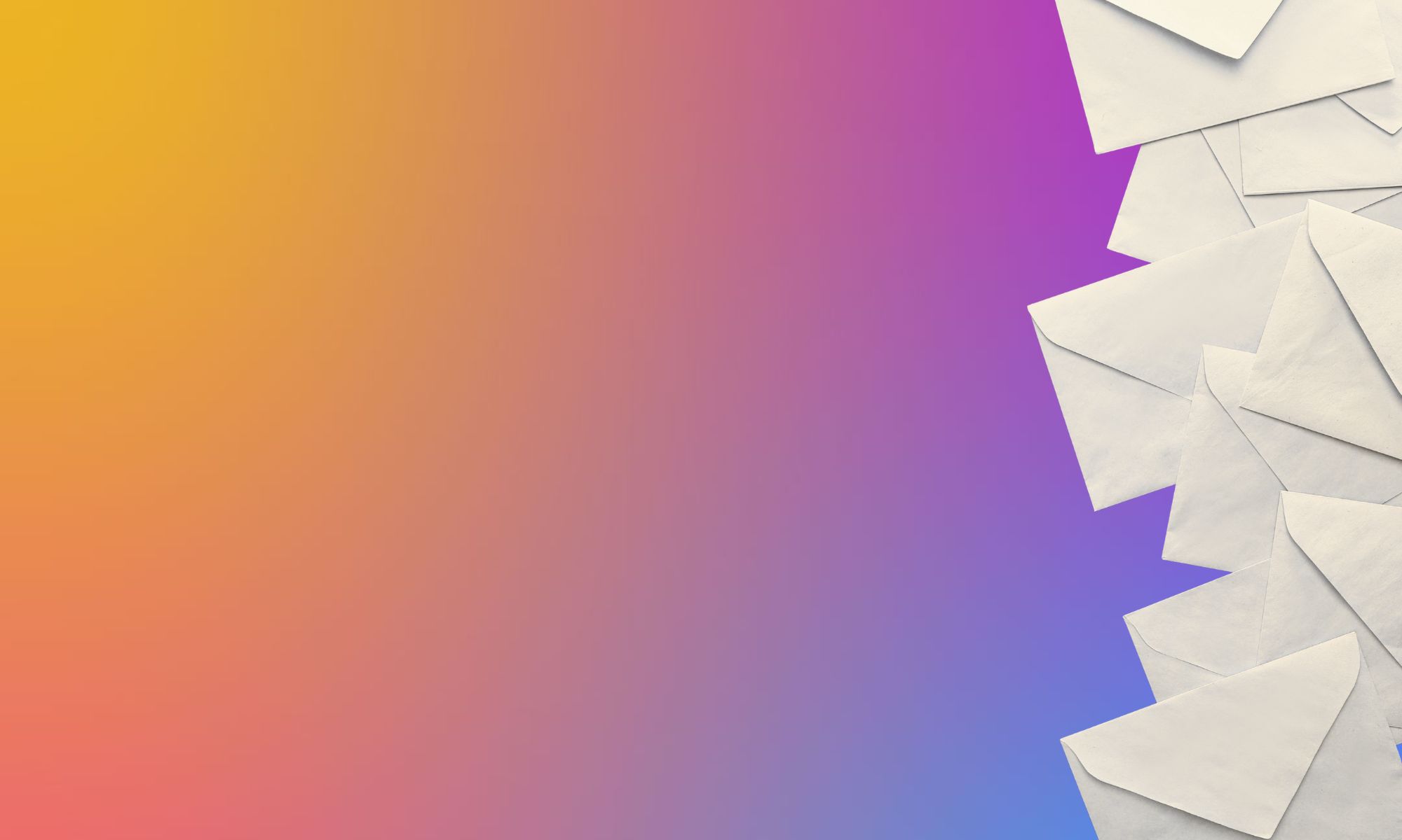 Ein bunter Verlaufshintergrund. Am rechten Rand mehrere Briefumschläge